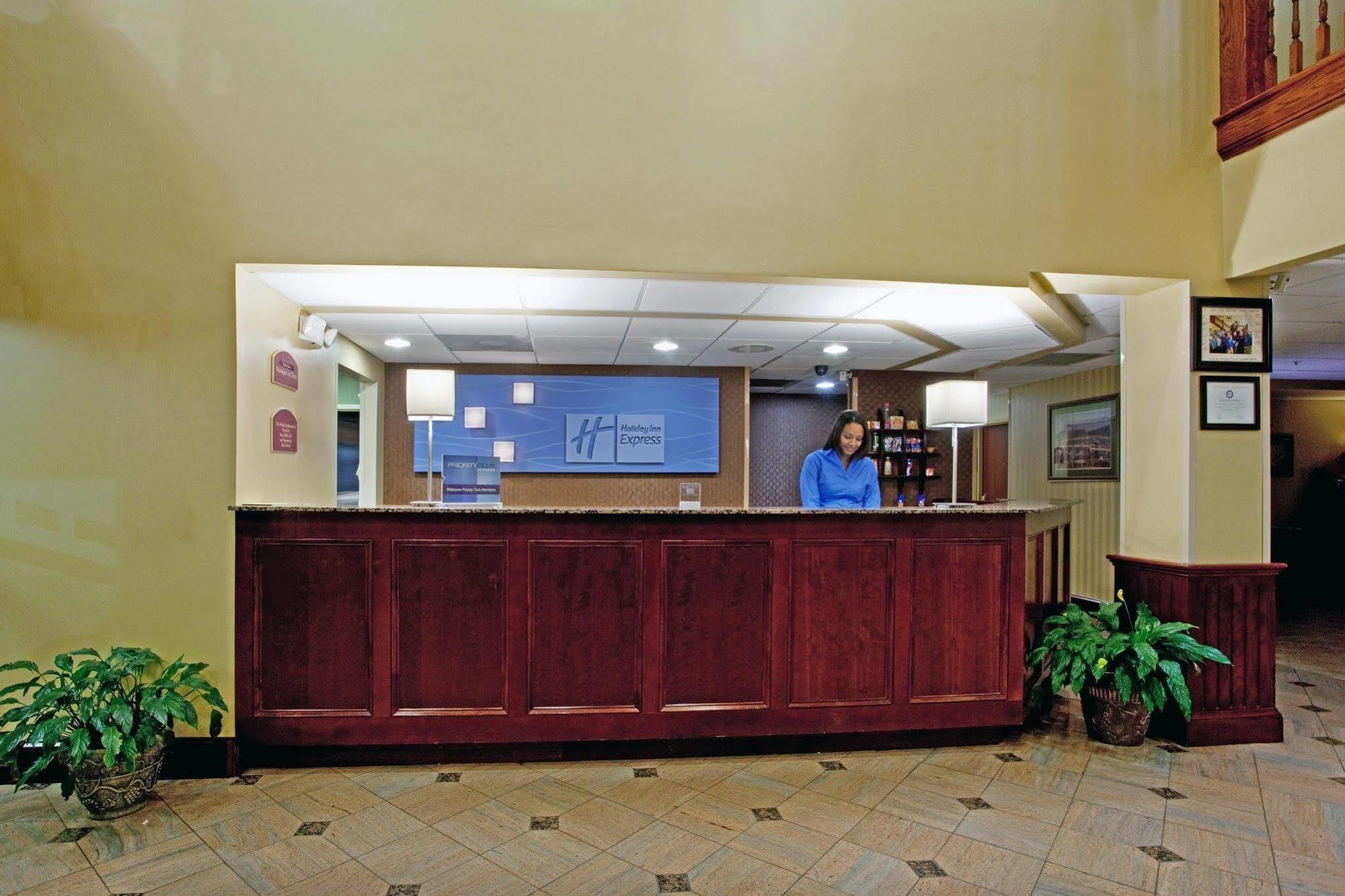 Holiday Inn Express & Suites Charlotte Arpt-Belmont By Ihg Extérieur photo