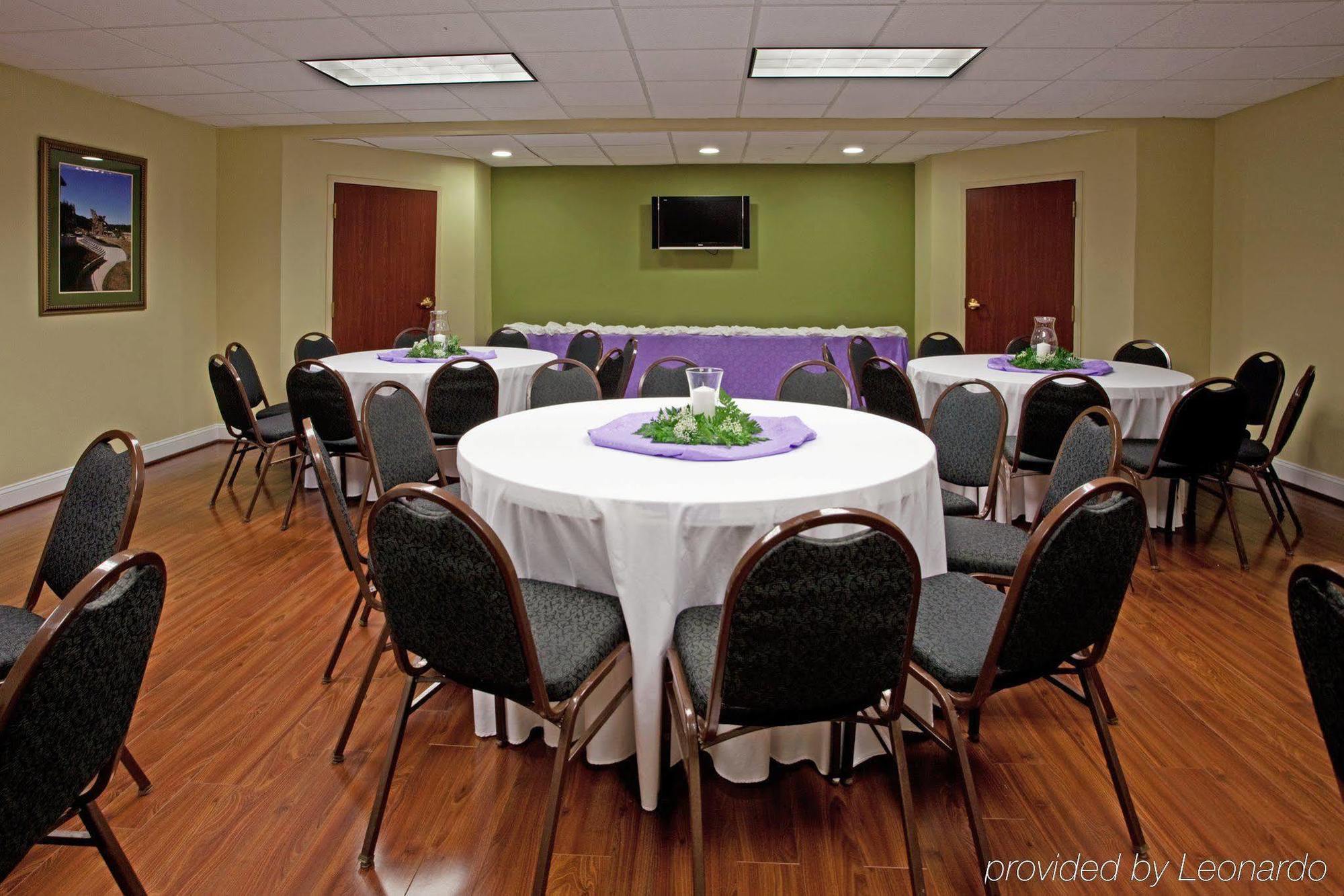 Holiday Inn Express & Suites Charlotte Arpt-Belmont By Ihg Extérieur photo