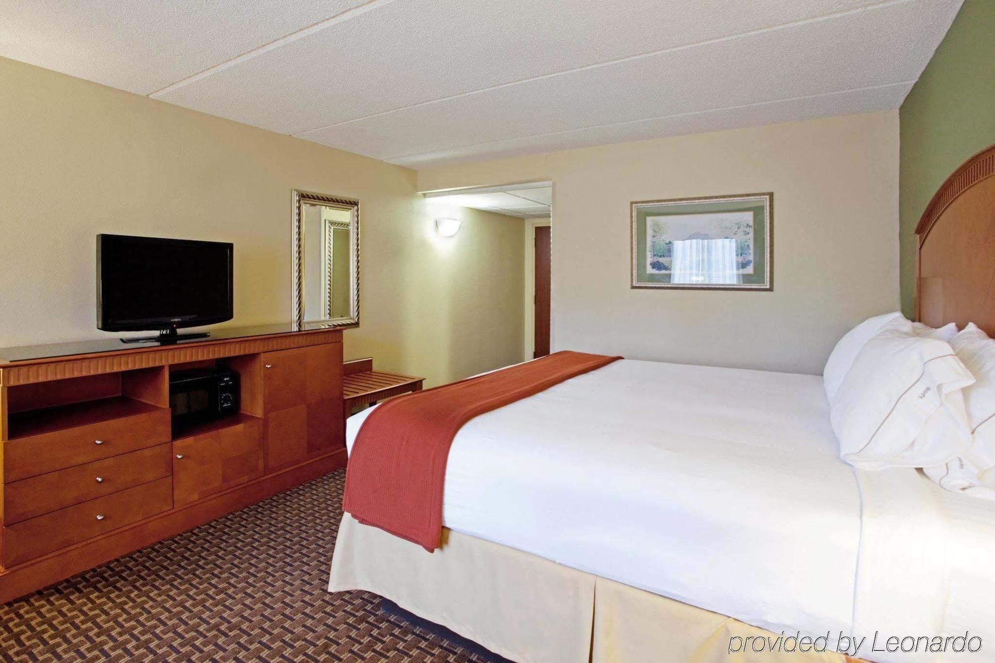 Holiday Inn Express & Suites Charlotte Arpt-Belmont By Ihg Chambre photo