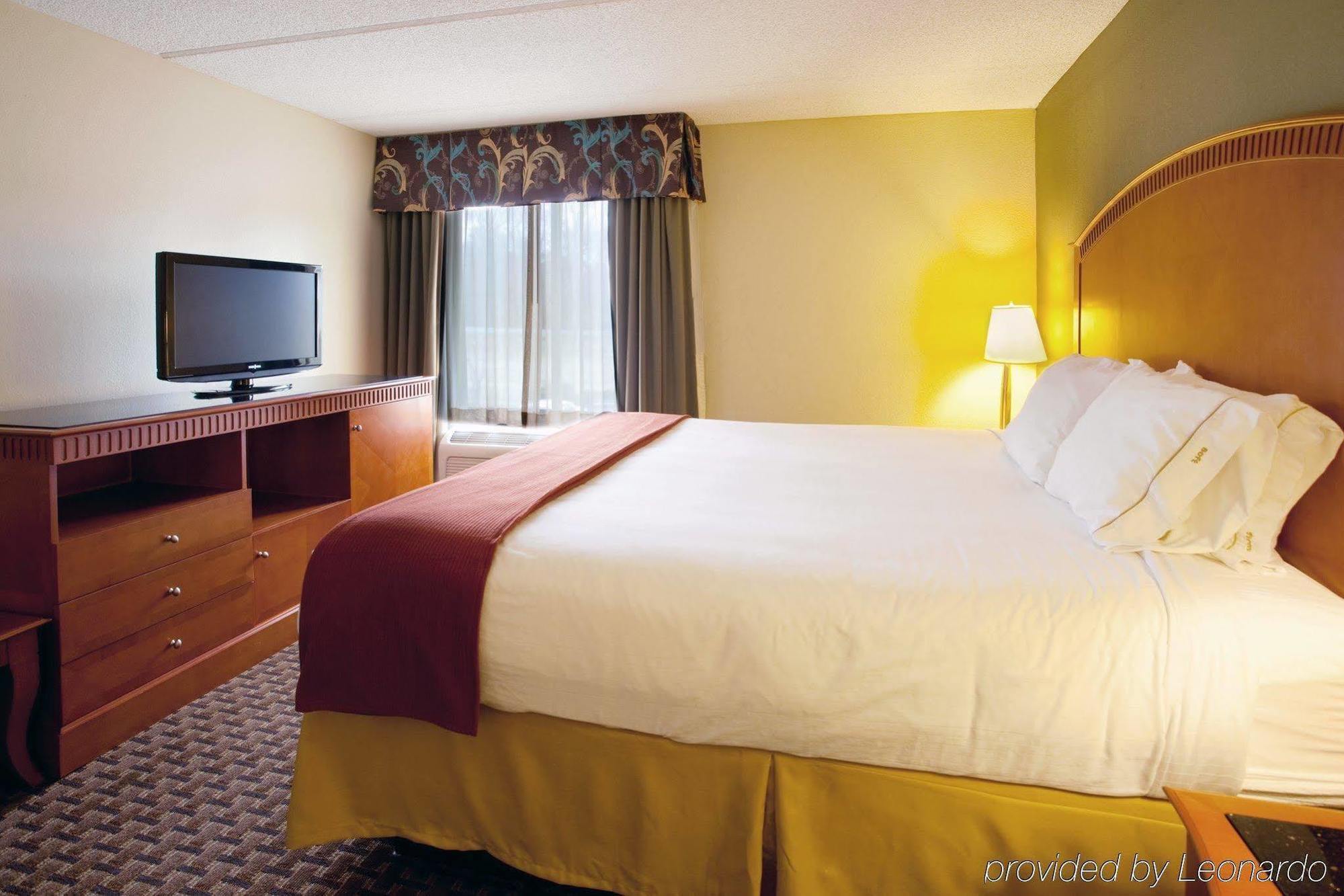 Holiday Inn Express & Suites Charlotte Arpt-Belmont By Ihg Chambre photo